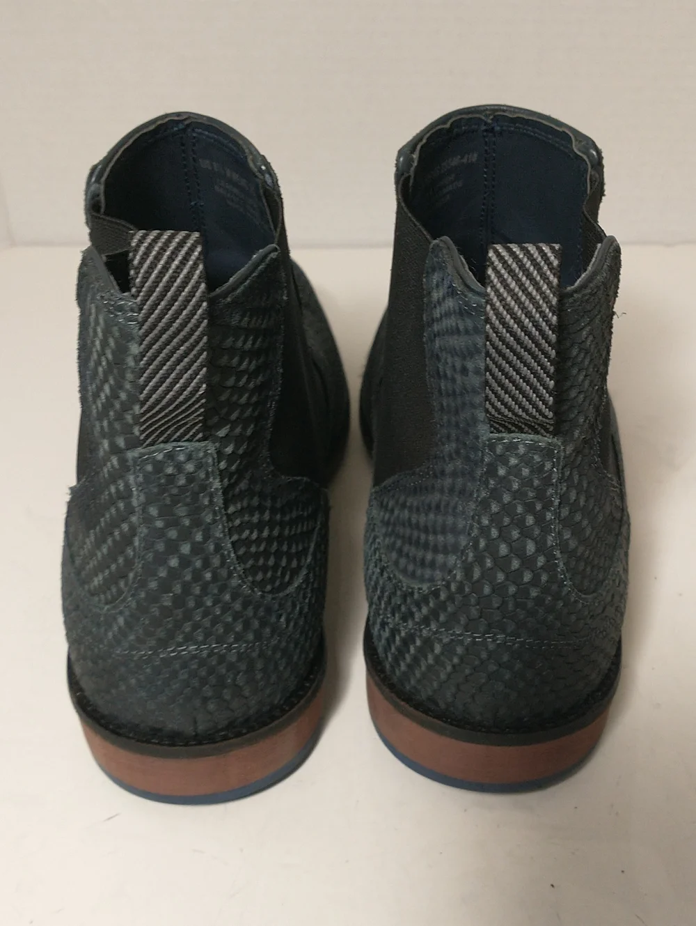 LIKE NEW Stacy Adams Men's Kayden Chelsea Boot, Navy, Size 8.5, Leather, Python